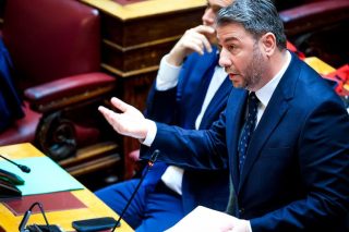 ΠΑΣΟΚ: σοβαρές καταγγελίες για γαλάζιο «πάρτι» διαφθοράς